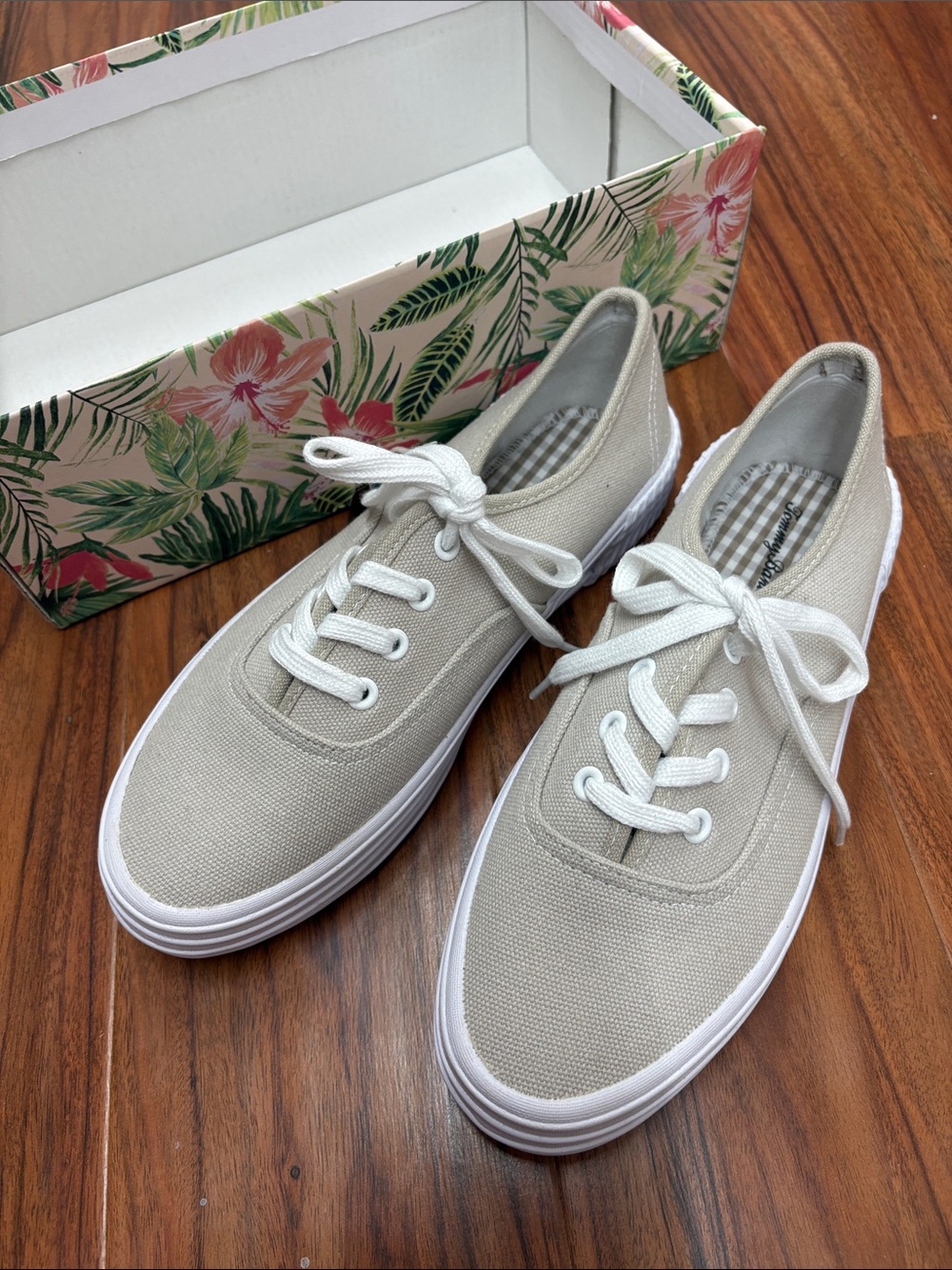 Tommy bahama shoes 9